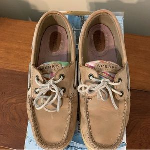 Sperry Woman’s boat shoes